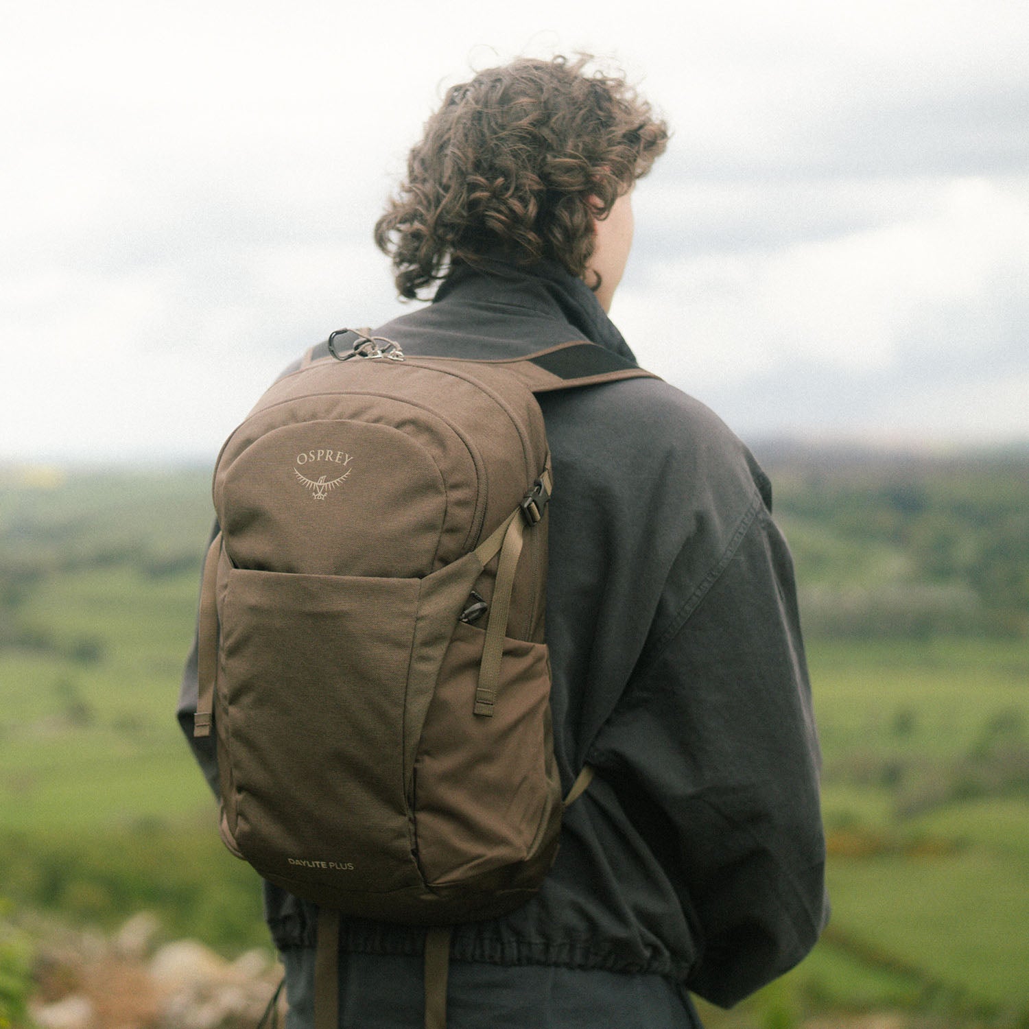 65 liter osprey backpack Atmos AG 65L Men's Backpacking Backpack, Black S-M Ultralight Stuff Pack Color:TNF Black/TNF White rain fly Pockets along the waistband