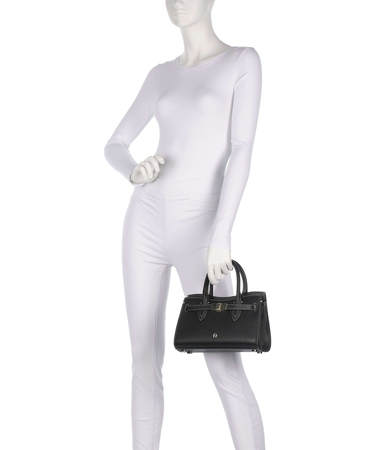 Aigner Farah S Handbag black