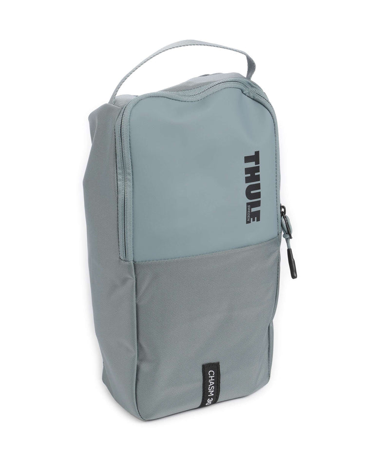 Thule Chasm 30 Weekend bag pond