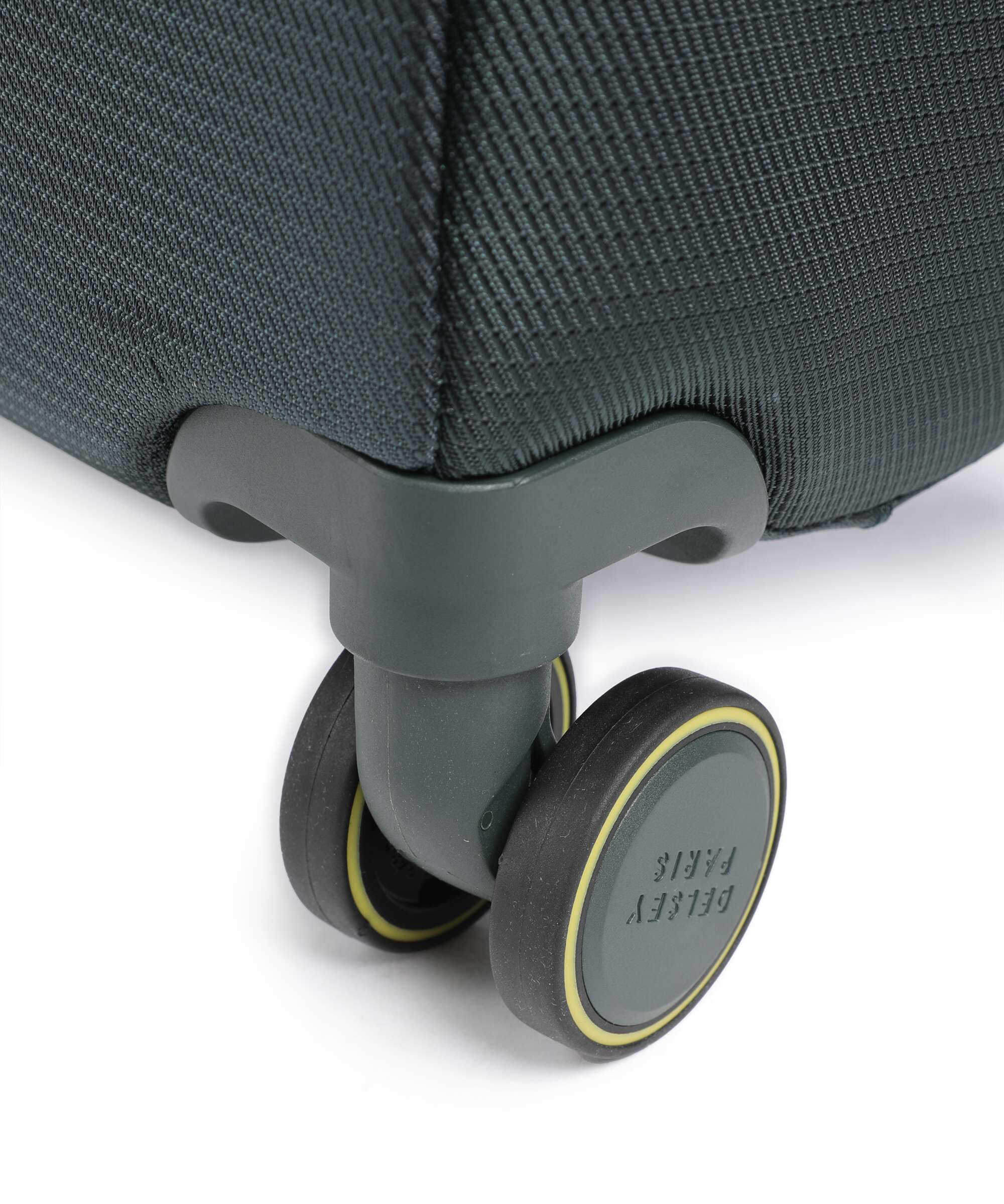 Delsey Paris Montmartre Air 3.0 Spinner (4 wheels) pine