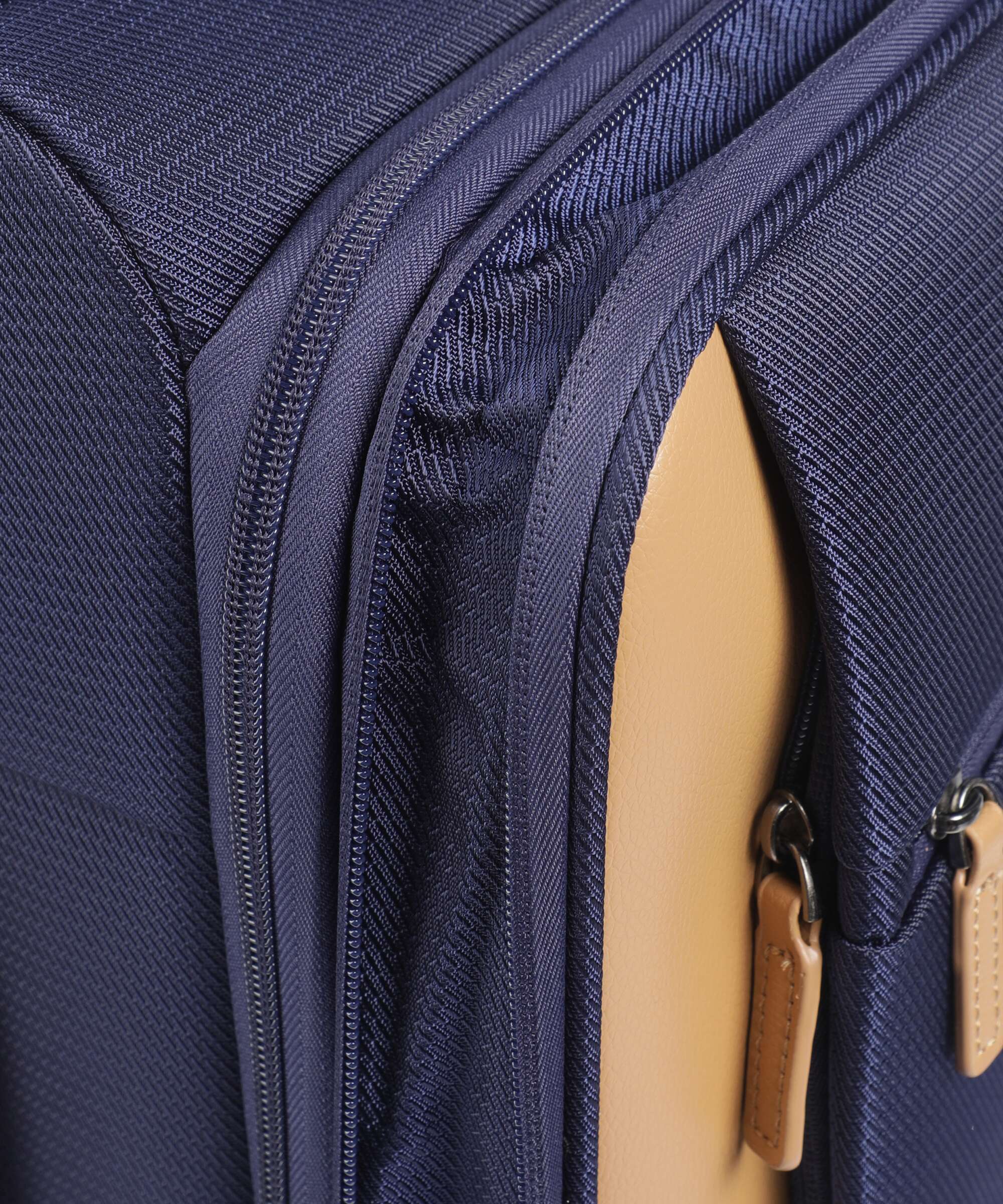 Delsey Paris Montmartre Air 3.0 Slim Spinner (4 wheels) navy