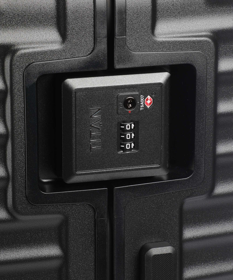 Titan Overseas Spinner (4 wheels) nightshade black