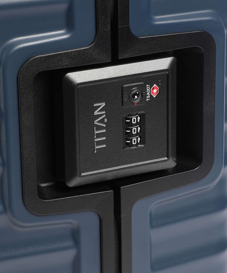 Titan Overseas Spinner (4 wheels) midnight blue