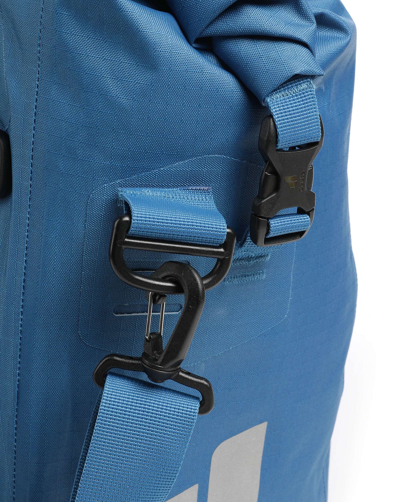 Deuter Weybridge 25+5 Luggage bag reef