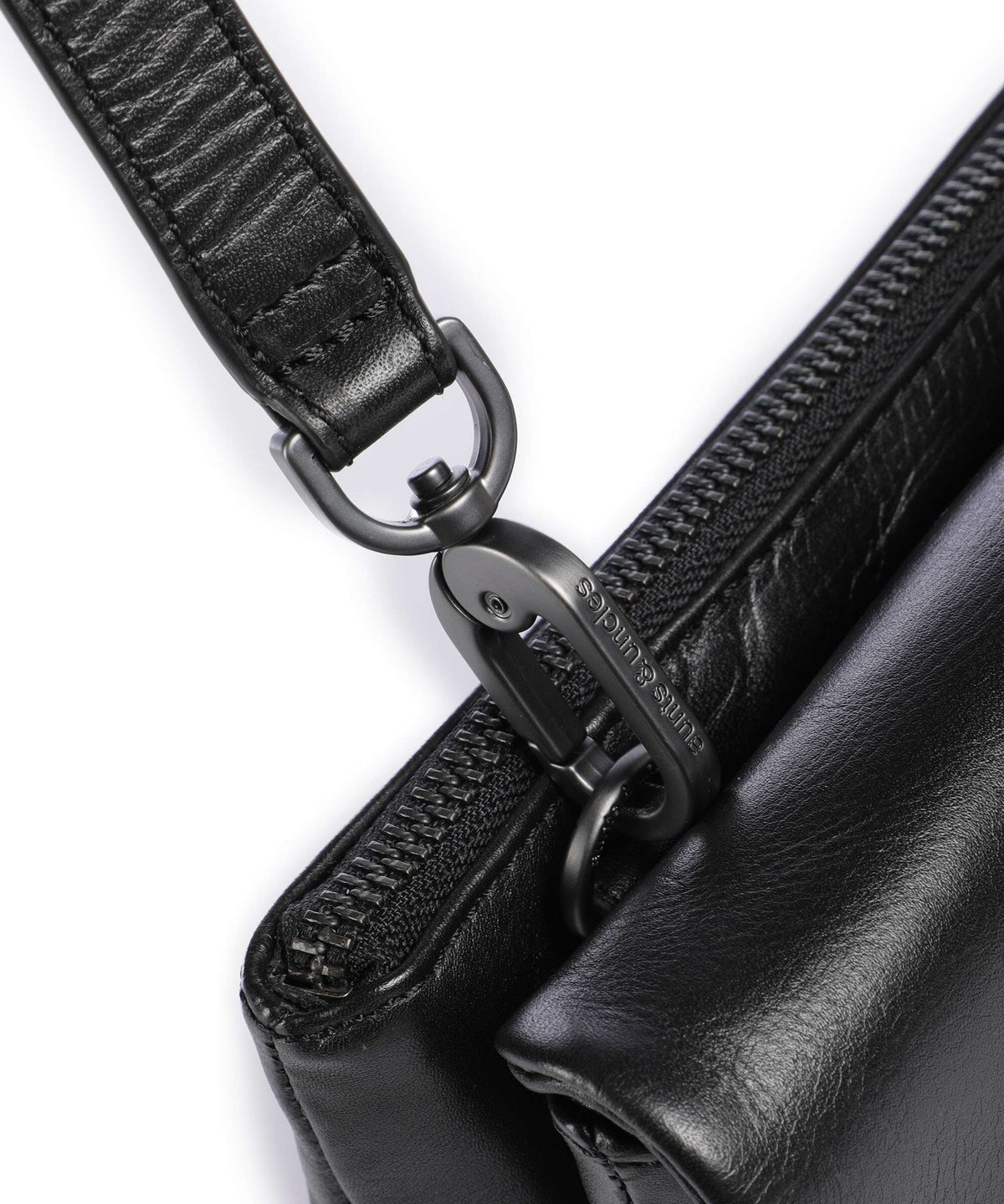 Aunts & Uncles Jamie's Orchard Pepino Crossbody bag jet black