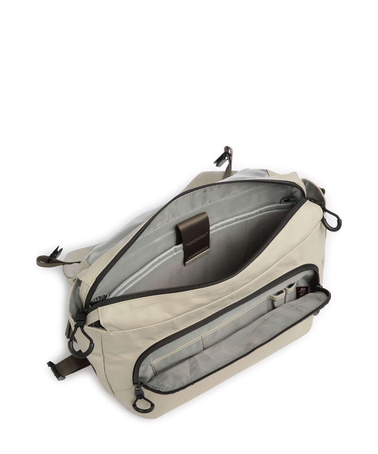 Aunts & Uncles Japan Yamakuni Messenger bag dust