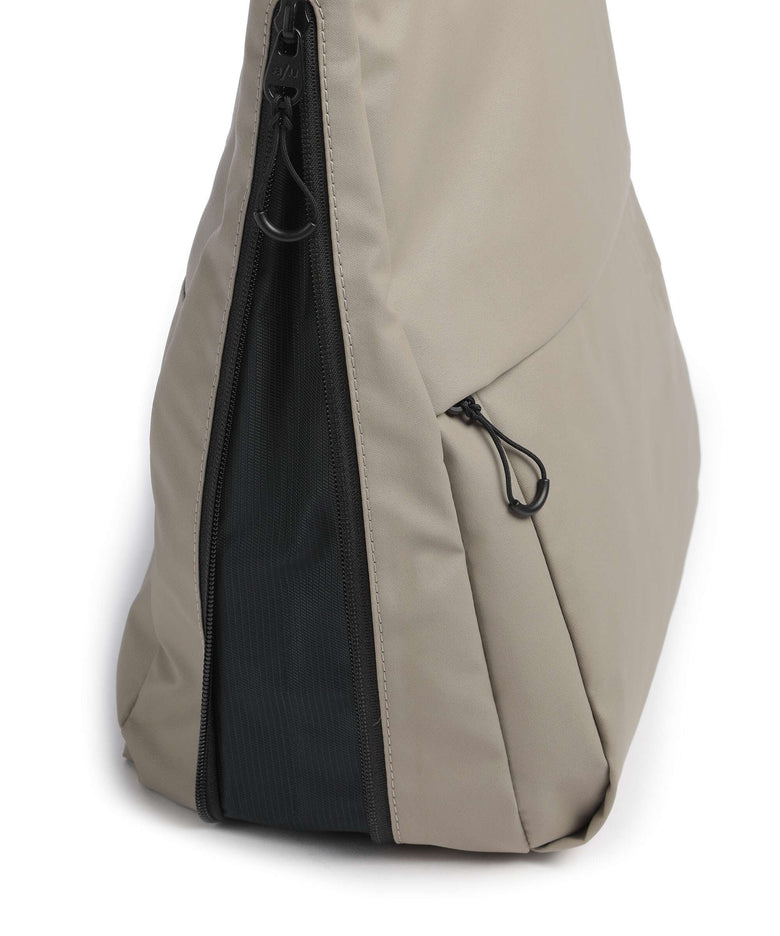 Aunts & Uncles Japan Lite Todori Hobo bag driftwood