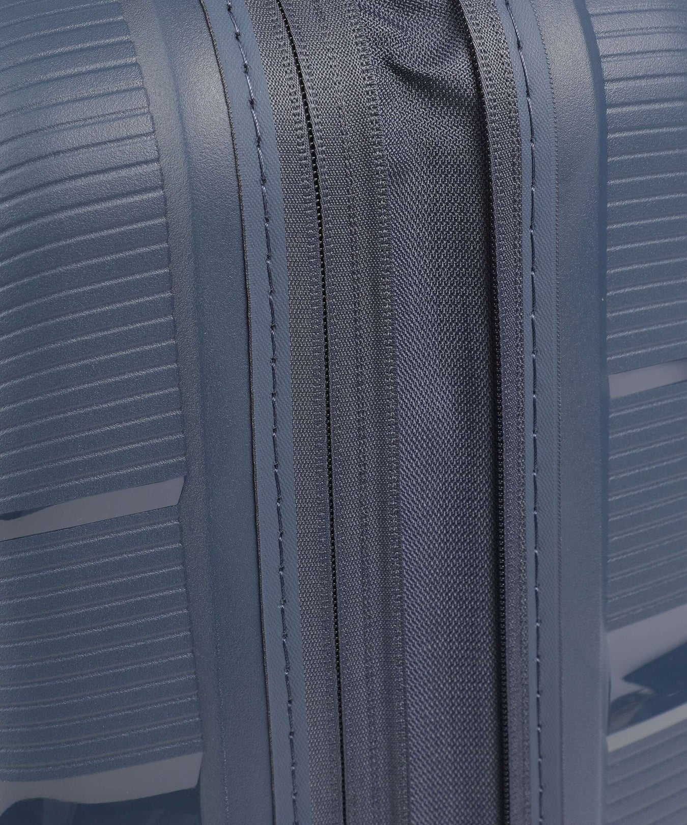 American Tourister Starvibe Spinner (4 wheels) navy