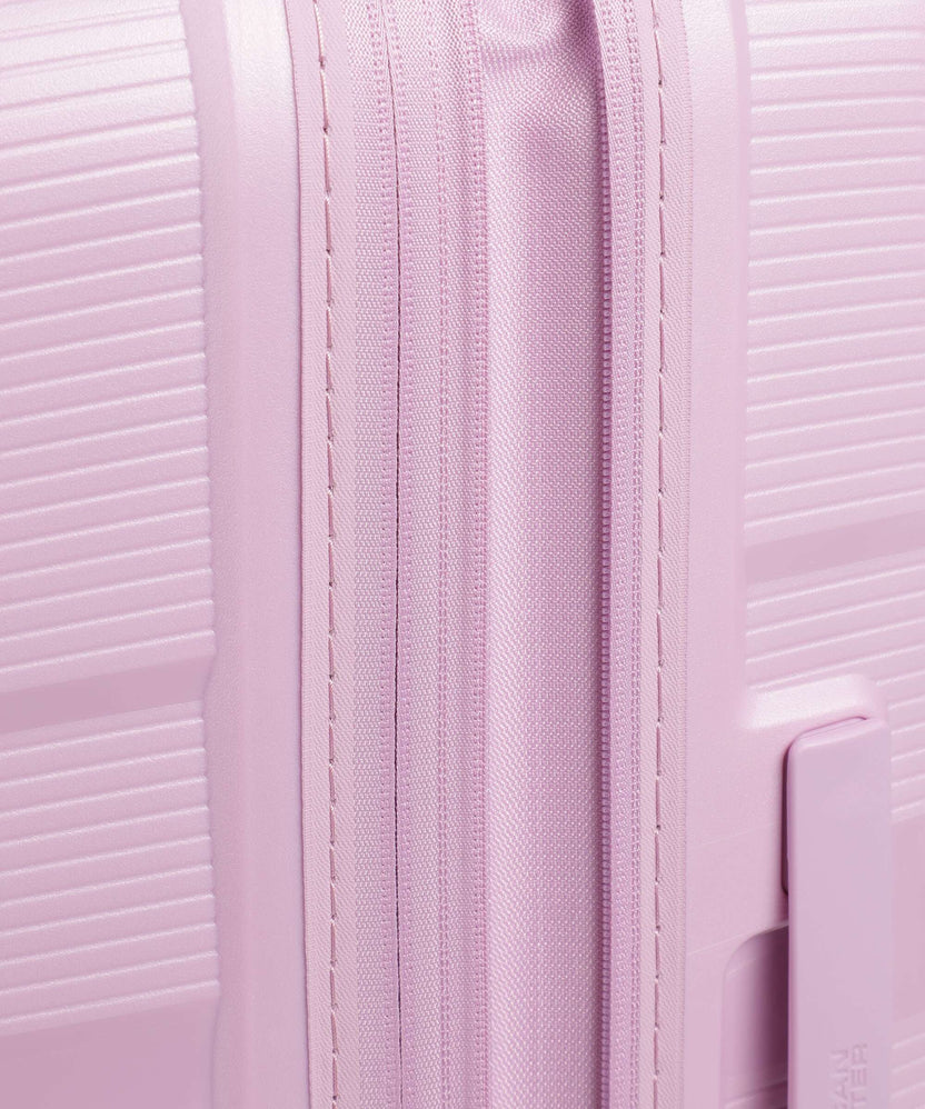 American Tourister Starvibe Spinner (4 wheels) metallic pastel lavender