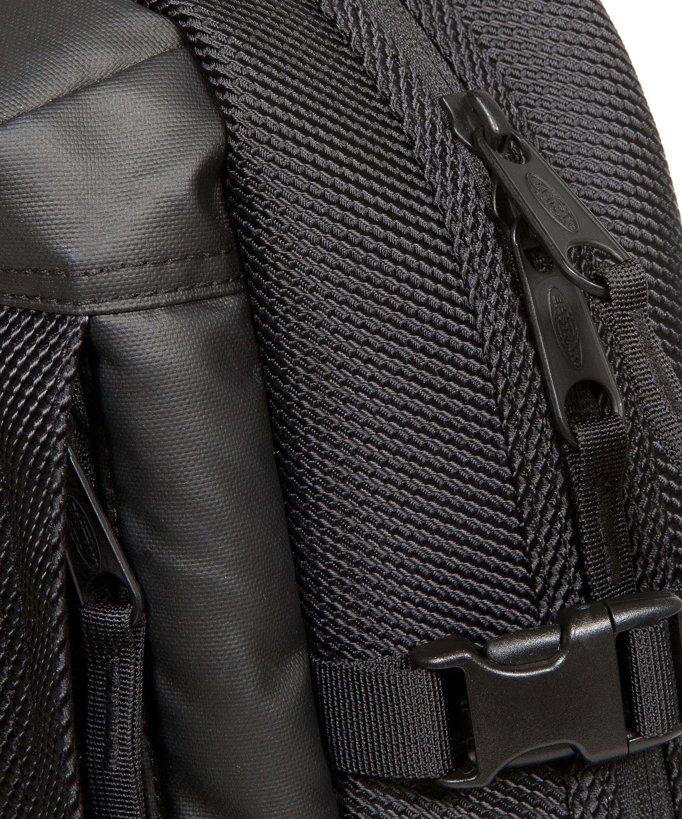 Eastpak CNNCT Tecum M Backpack coast