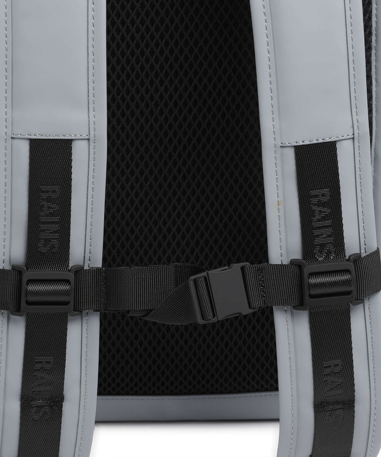 Rains Trail Mountaineer Backpack pool