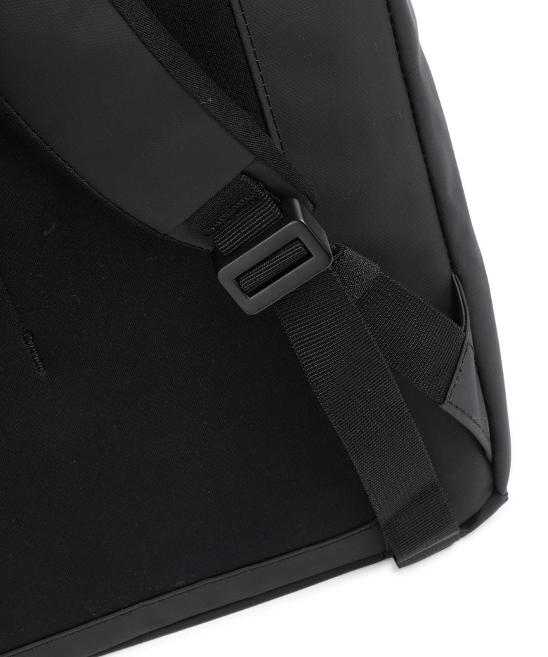 Db Hugger 15L Backpack black out