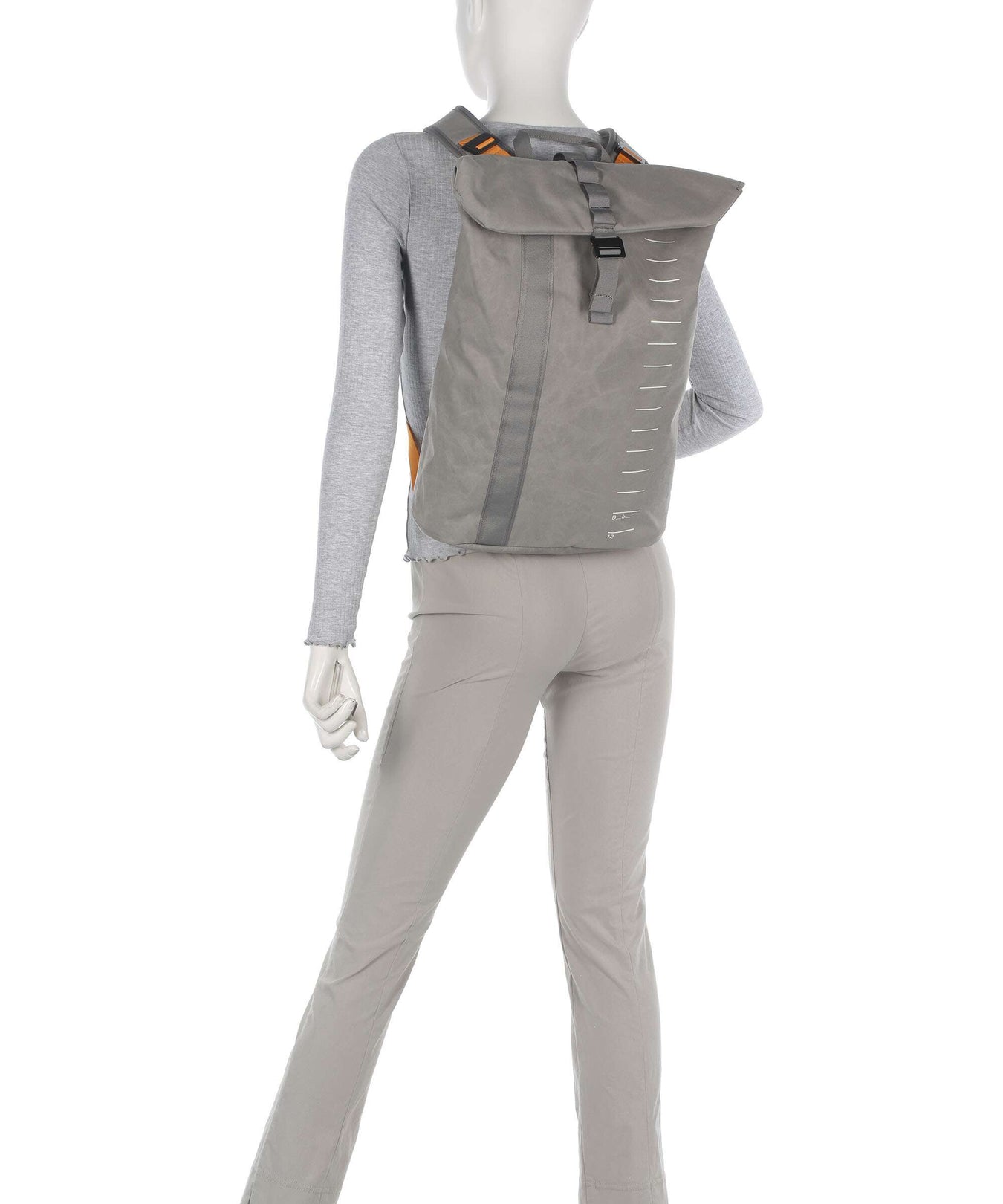 Db Essential 12 Backpack sand grey