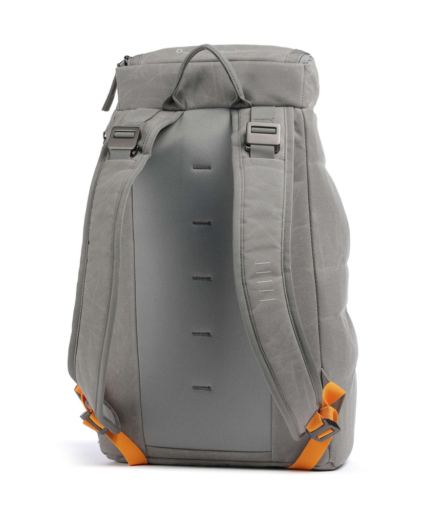 Db Hugger 20L Backpack sand grey