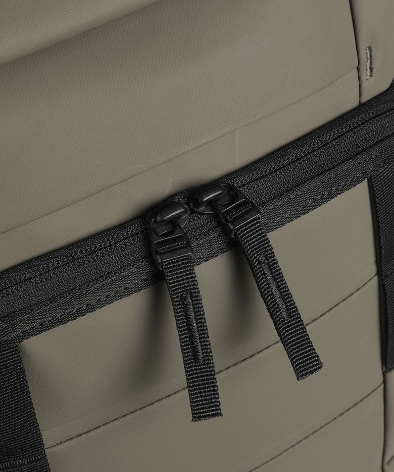 Db Hugger 40 Travel bag with wheels forest green