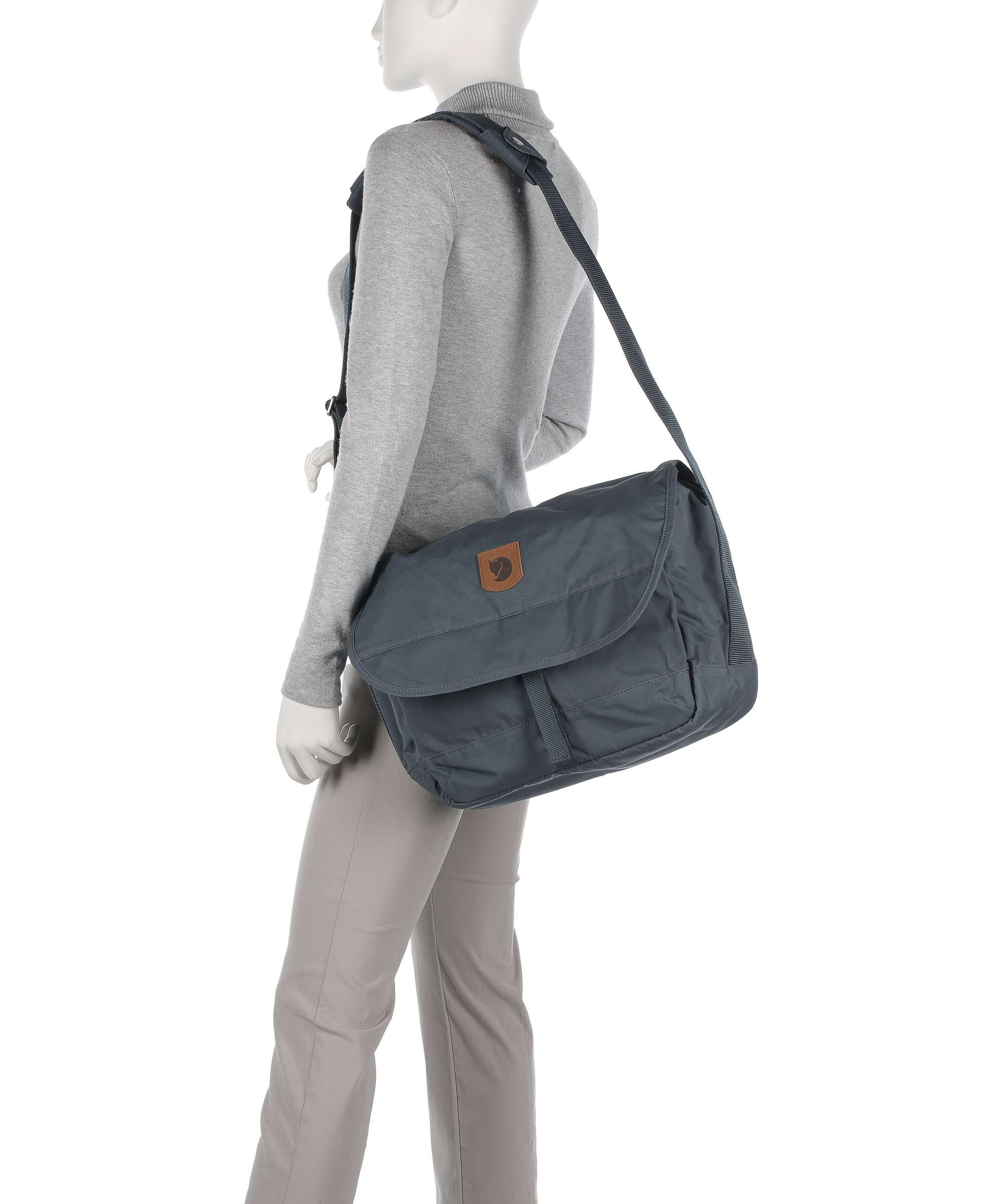 Fjällräven Greenland Messenger bag 15″ organic cotton, recycled