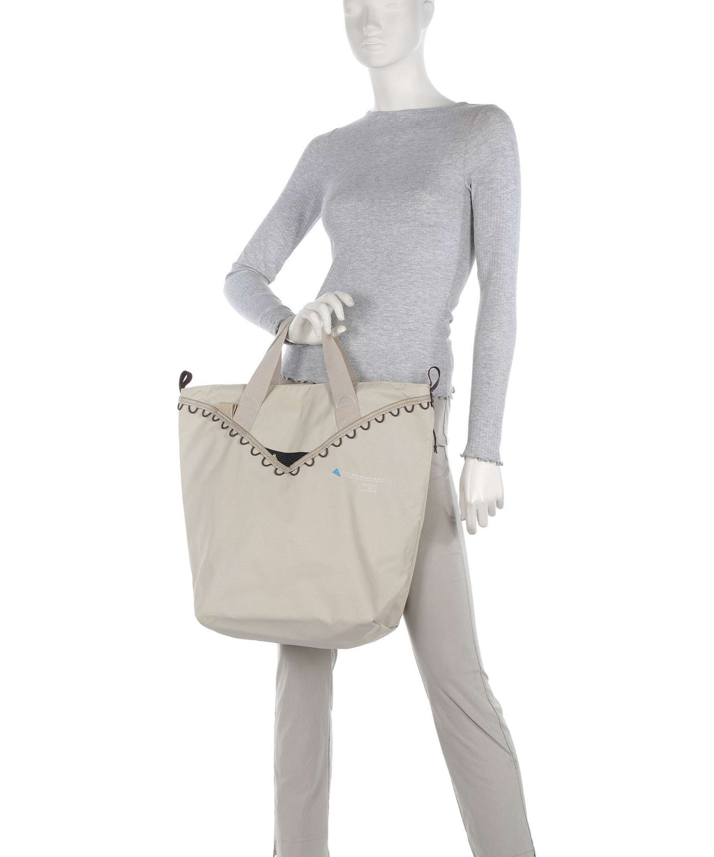 Klättermusen Baggi 22L Tote bag silver/creme