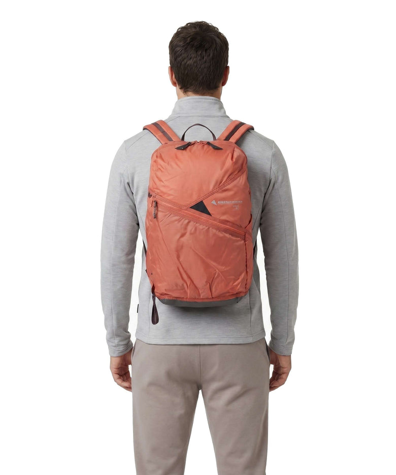 Klättermusen Gjalp 18 Backpack cloud berry