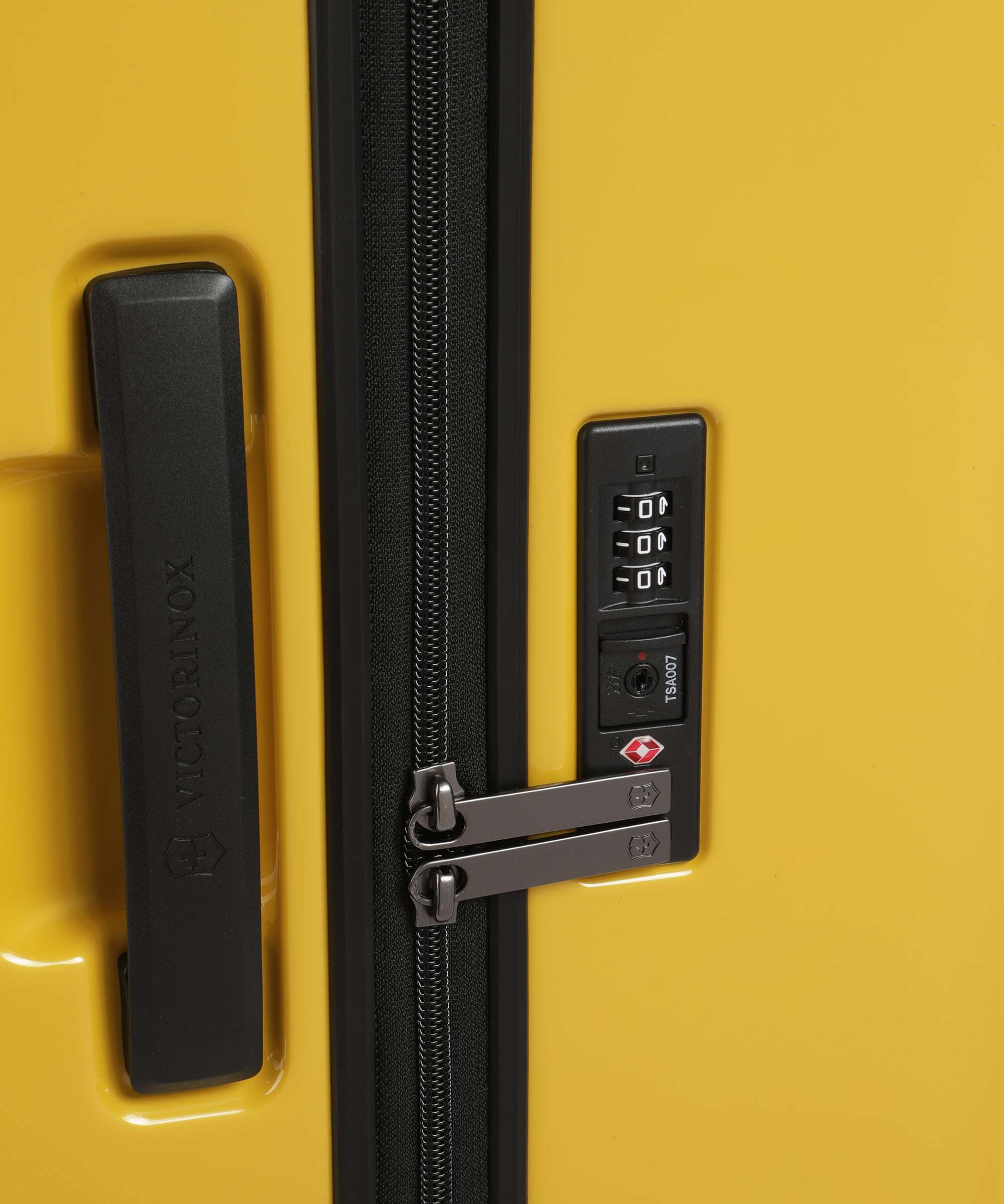 Victorinox Airox Spinner (4 wheels) gold yellow