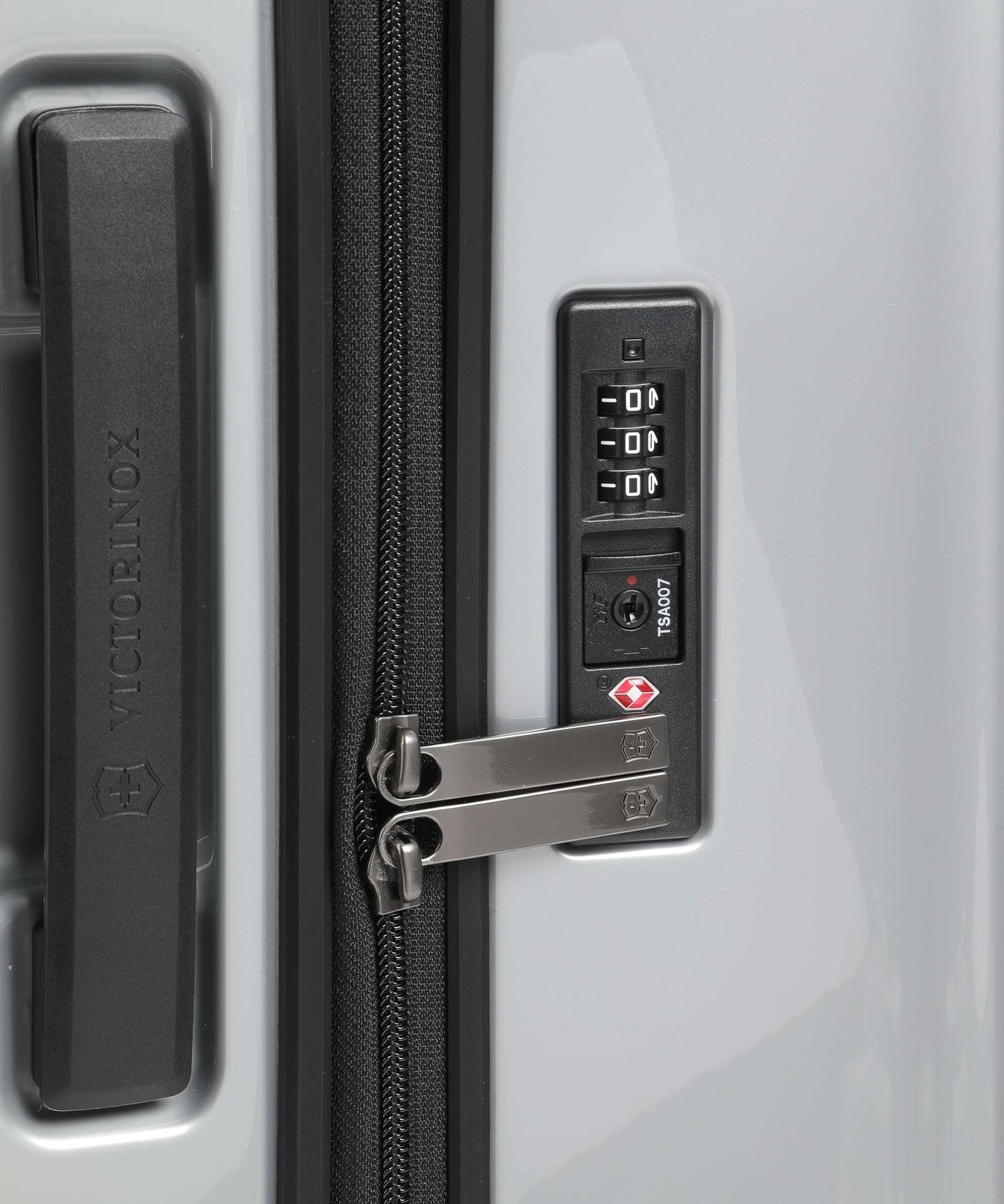 Victorinox Airox Medium Spinner (4 wheels) silver