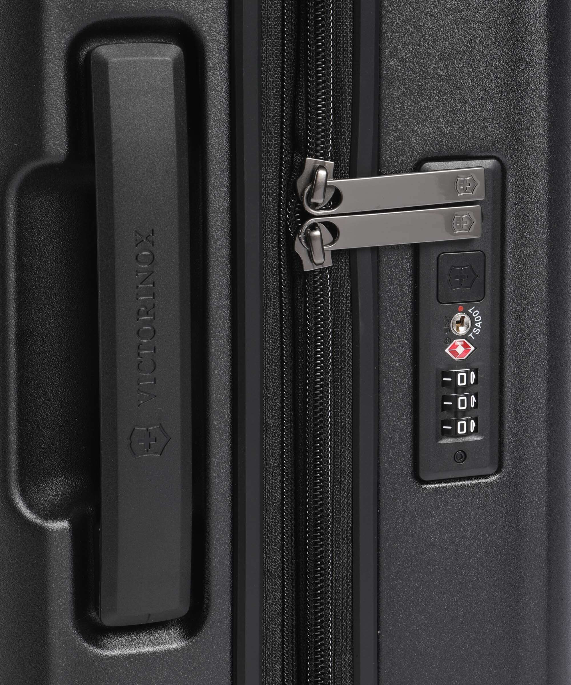 Victorinox Airox Advanced GCO Spinner (4 wheels) black 55 cm