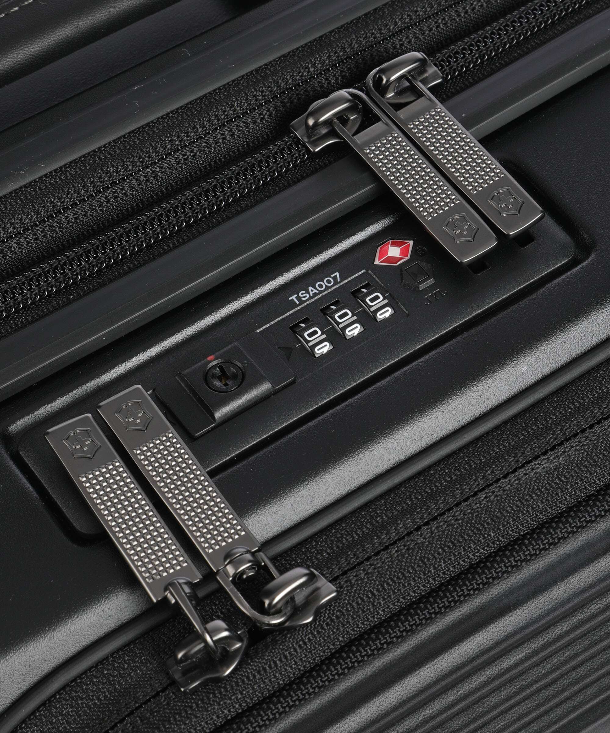 Victorinox Mythic Frequent Flyer Spinner (4 wheels) black 55 cm