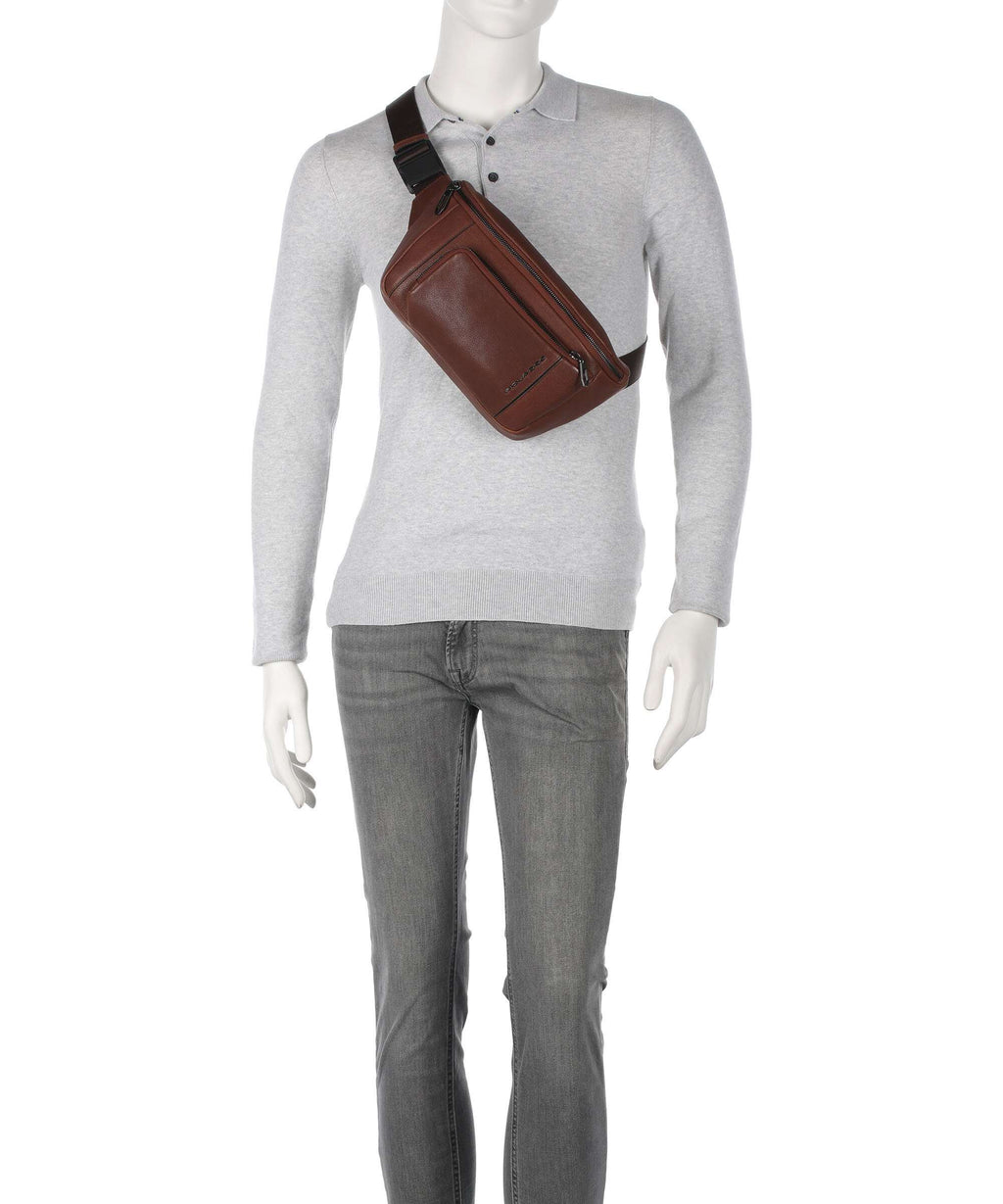 Piquadro S134 Fanny pack brown