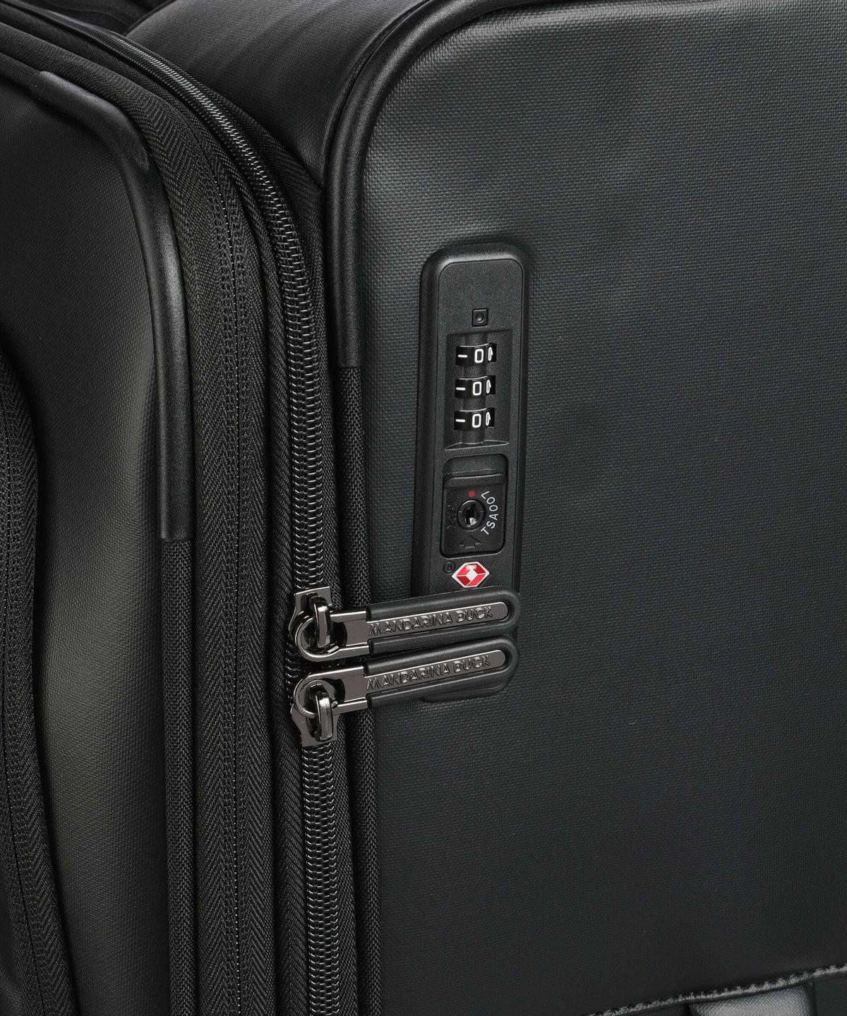 Mandarina Duck Coated Spinner (4 wheels) black