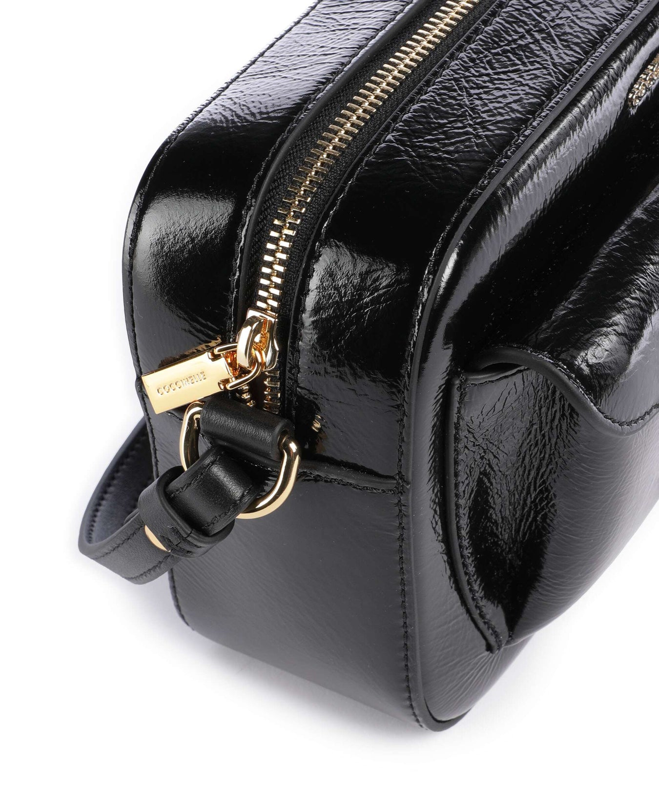 Coccinelle Beat Shiny Wrinkled Crossbody bag noir