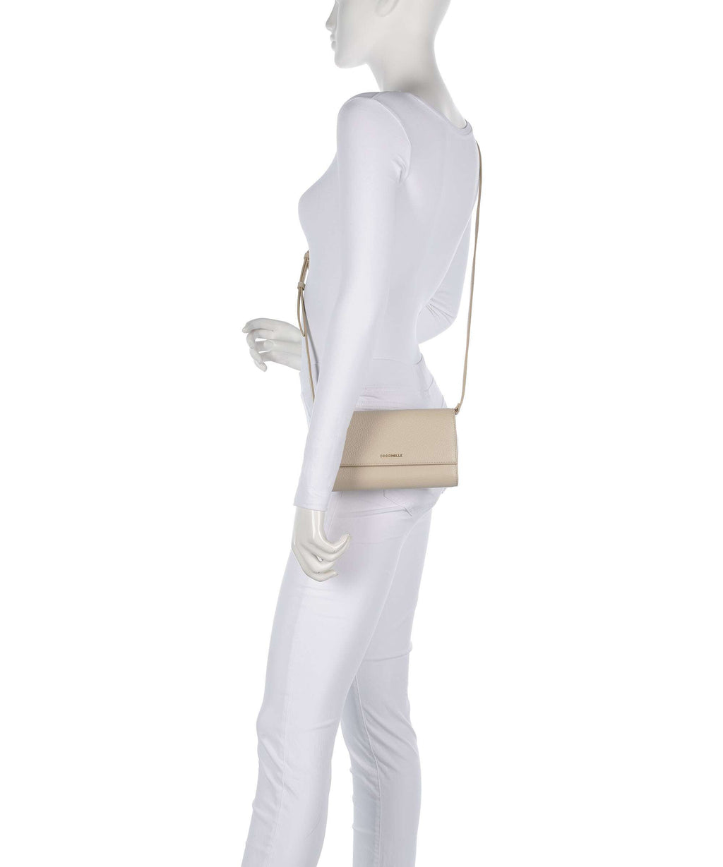 Coccinelle Metallic Soft Wallet sandshell