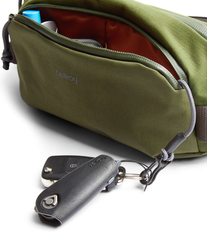 Bellroy Venture 2.5L Ready Fanny pack ranger green
