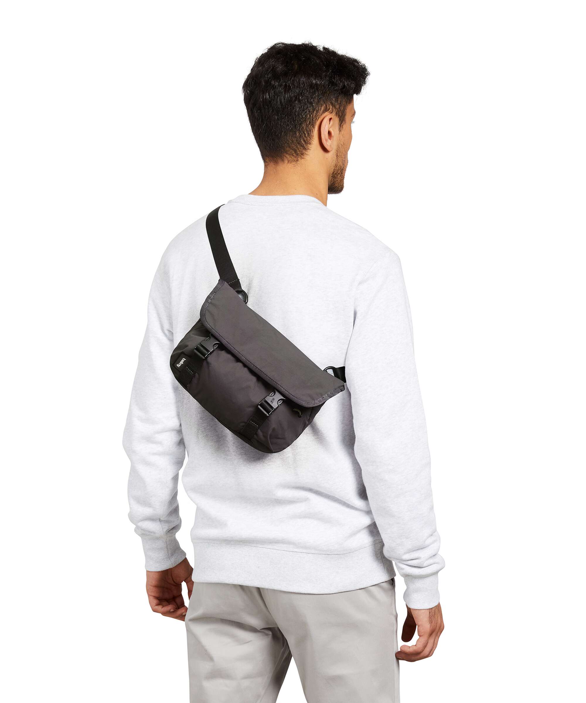 Bellroy Cinch 6 Mini Messenger bag charcoal